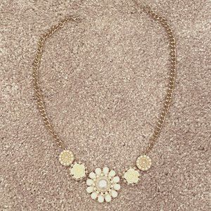 Chunky Necklace - Cream flowers